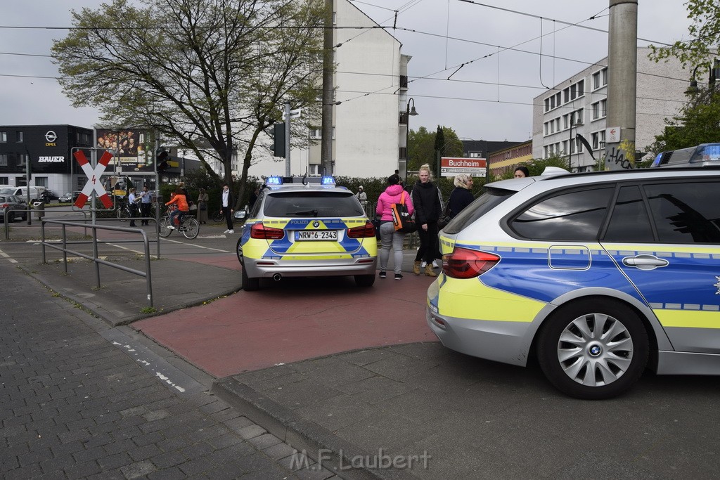 Einsatz BF Koeln in Koeln Buchheim Arnsbergerstr P01.JPG - Miklos Laubert